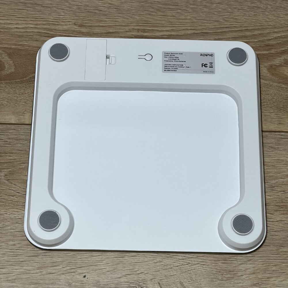 Bathroom Scale - Picture 3 of 4
